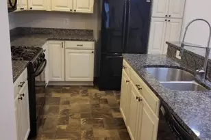 7356 Brunson Cir, Gainesville, VA 20155 - Photo 4