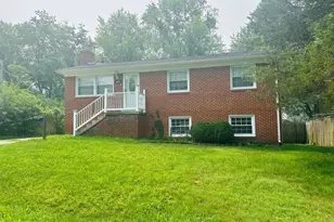 4523 Kendall Dr, Woodbridge, VA 22193 - Photo 2
