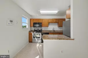 14356 Shaw Ct, Woodbridge, VA 22193 - Photo 2