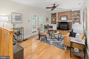 12518 Hedges Run Dr, Woodbridge, VA 22192 - Photo 12
