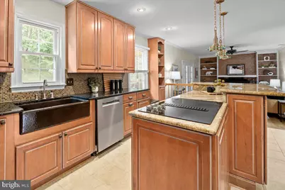 12518 Hedges Run Drive, Woodbridge, VA 22192 - Photo 10
