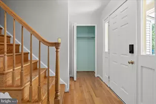 12518 Hedges Run Dr, Woodbridge, VA 22192 - Photo 18