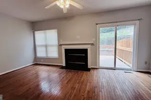 13042 Hunterbrook Dr, Woodbridge, VA 22192 - Photo 2