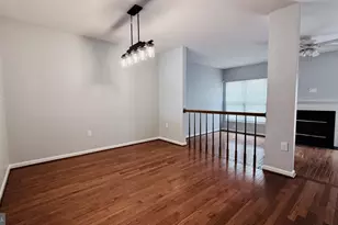 13042 Hunterbrook Dr, Woodbridge, VA 22192 - Photo 4