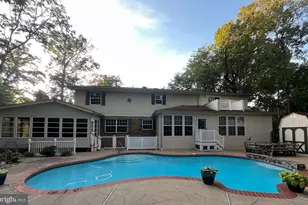 3203 Riverview Dr, Triangle, VA 22172 - Photo 2