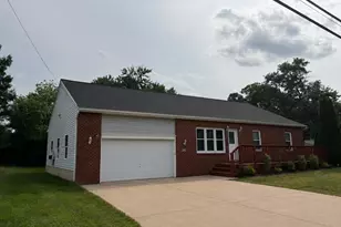 8719 Parkland St, Manassas, VA 20111 - Photo 2