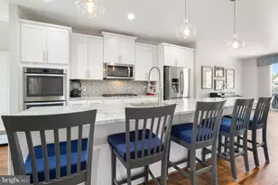 6602 Bartrams Forest Ln, Haymarket, VA 20169 - Photo 8