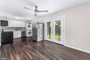 15105 Cloverdale Rd, Woodbridge, VA 22193 - Photo 10