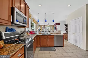 17451 Four Seasons Dr, Dumfries, VA 22025 - Photo 16