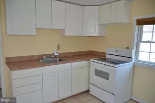 303 Commerce St, Occoquan, VA 22125 - Photo 12
