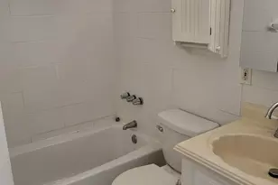 13416 Hillendale Dr, Woodbridge, VA 22193 - Photo 10