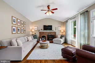 15547 Atterbury Ct, Dumfries, VA 22025 - Photo 12
