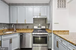 15514 Port Washington Ct, Dumfries, VA 22025 - Photo 10
