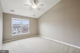 15514 Port Washington Ct, Dumfries, VA 22025 - Photo 12