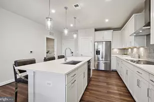 5821 Moonstone Wy, Haymarket, VA 20169 - Photo 2
