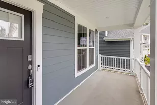 1988 Silver Sycamore Ln, Dumfries, VA 22026 - Photo 4