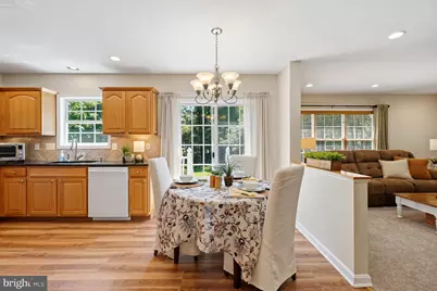 7727 Roseberry Farm Drive, Manassas, VA 20111 - Photo 16