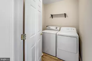 15519 Exmore Ct, Woodbridge, VA 22191 - Photo 20