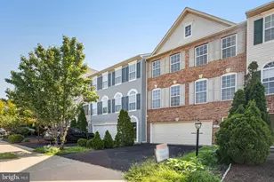 15519 Exmore Ct, Woodbridge, VA 22191 - Photo 2