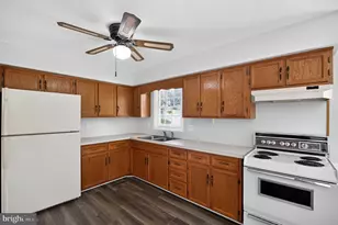 13996 Lakeview Dr, Gainesville, VA 20155 - Photo 10