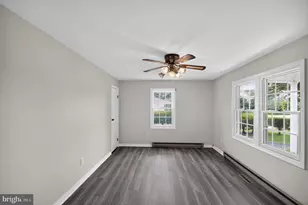 13996 Lakeview Dr, Gainesville, VA 20155 - Photo 8