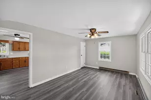 13996 Lakeview Dr, Gainesville, VA 20155 - Photo 6
