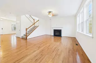 18213 Jillian Ln, Triangle, VA 22172 - Photo 6