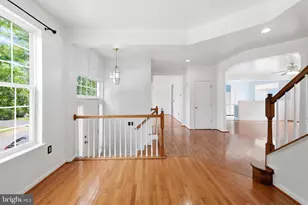 2917 Markhams Grant Dr, Woodbridge, VA 22191 - Photo 4