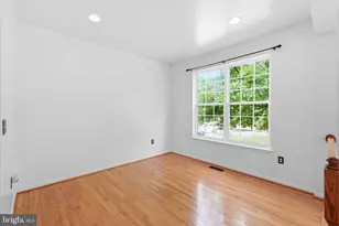 2917 Markhams Grant Dr, Woodbridge, VA 22191 - Photo 6