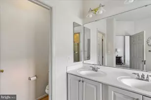 16369 Gangplank Ln, Woodbridge, VA 22191 - Photo 8