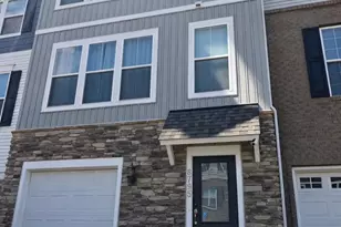 8795 Kensington Church St, Manassas, VA 20112 - Photo 2