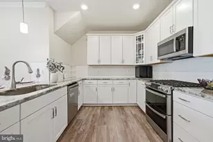 2303 Stephanie Tessa Ln, Woodbridge, VA 22191 - Photo 4