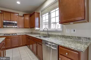 7536 San Diego Ct, Gainesville, VA 20155 - Photo 4