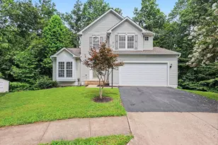 5641 Eppes Island Pl, Manassas, VA 20112 - Photo 2