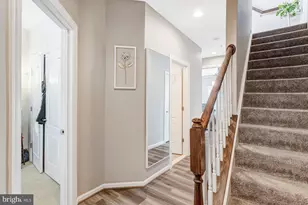 8173 Falls Grove Dr, Manassas, VA 20111 - Photo 2