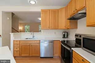 1275 Corbett Pl, Woodbridge, VA 22191 - Photo 20