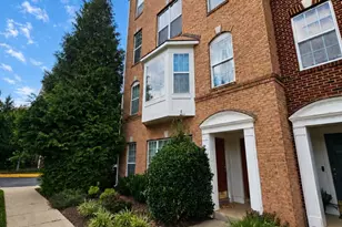 6323 Iris Meadow Ln, Haymarket, VA 20169 - Photo 4