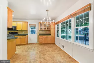 12204 Harbor Dr, Woodbridge, VA 22192 - Photo 6