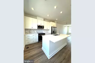 13817 Chrisswind Avenue, Woodbridge, VA 22191 - Photo 4