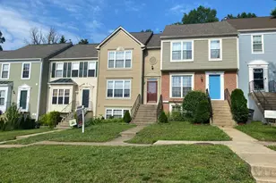 12888 Hunterbrook Dr, Woodbridge, VA 22192 - Photo 2