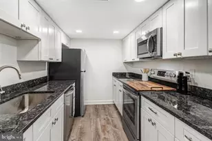 2454 Kilpatrick Pl, Dumfries, VA 22026 - Photo 2