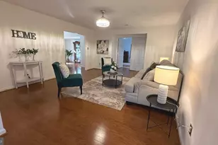 14791 Conway Dr, Manassas, VA 20112 - Photo 2