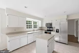 12207 Knightsbridge Dr, Woodbridge, VA 22192 - Photo 12