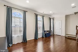 7504 Brunson Cir, Gainesville, VA 20155 - Photo 12