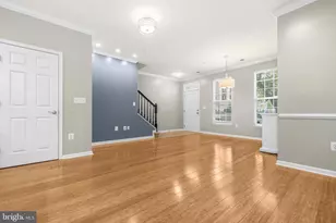 2415 Rainswood Ln, Woodbridge, VA 22191 - Photo 2