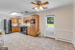 2118 Culpeper Dr, Woodbridge, VA 22191 - Photo 12