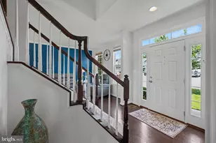 15801 Aerial View Rd, Woodbridge, VA 22193 - Photo 2
