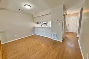 18028 Olde Port Ln, Triangle, VA 22172 - Photo 8