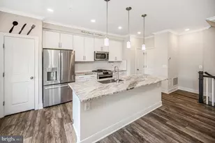 1394 Rail Stop Dr, Woodbridge, VA 22191 - Photo 4