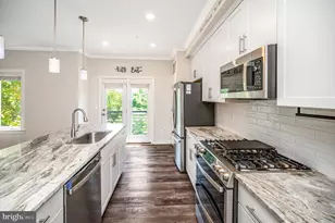 1394 Rail Stop Dr, Woodbridge, VA 22191 - Photo 8